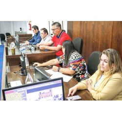 Vereadores de Campo Largo aprovaramem segunda votação o Substitutivo Geral da LDO com emendas por unanimidade